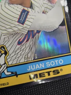 2025 Topps Heritage Baseball Juan Soto #286 Black Chrome Refractor /76 NY Mets - Image 3