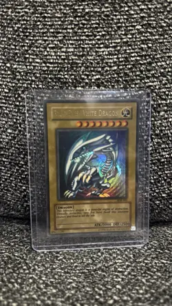 Yu-Gi-Oh! Blue-Eyes White Dragon SDK-001 Ultra Rare Holo Unlimited Edition LP - Image 1