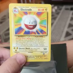 Pokemon TCG Electrode 21/102 Base Set Unlimited Rare Regular English 1999 80 HP - Image 2