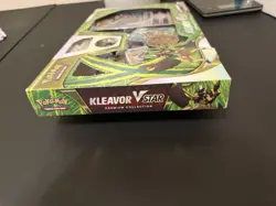 Kleavor V Star Premium Collection Box Pokemon 6 Booster packs - Image 2