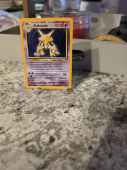 Alakazam 1/102 Base Set Holo Rare Unlimited Pokemon TCG Card LP Condition - Image 1