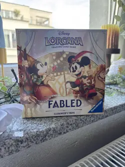 Ravensburger Disney Lorcana TCG Fabled Illumineer’s Trove Booster Englisch - Image 1