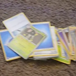 lot of 750~500 pokrmon cards. bulk, and extra goodies included! - Image 1