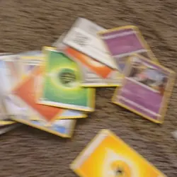 lot of 750~500 pokrmon cards. bulk, and extra goodies included! - Image 2