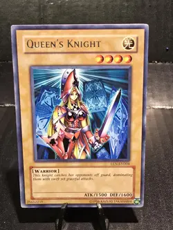YUGIOH • QUEEN’S KNIGHT • ULTIMATE RARE • EEN-EN004 • UNLIMITED • NM - Image 1