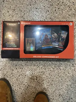 MTG: Outlaws of Thunder Junction Deluxe Commander Kit Grand Larceny See Photos - Image 1