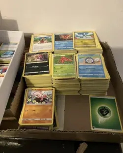 Pokemon TCG Vintage/Modern Vintage 100 Card Bundle No Energy's No Duplicates - Image 1