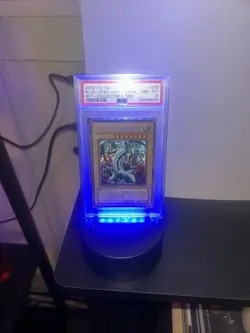 2002 YU-GI-OH! PROMO BPT-COLLECTOR'S TINS #003 BLUE-EYES WHITE DRAGON PSA 8 - Image 1