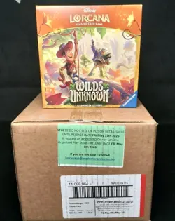Disney Lorcana WILDS UNKNOWN 4x Illumineer's Trove Case (EN) - sealed - Image 1