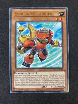 Synchron Carrier - MAGO-EN094 - Gold Rare 1st Edition - Yugioh - Image 1