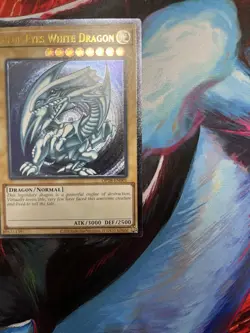 Yu-Gi-Oh! Blue-Eyes White Dragon OP28-EN001 ** Ultimate Rare * Pack Fresh - Image 4