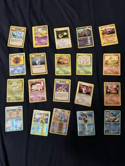 Lot Of 20 POKEMONTCG CARDS - Image 1