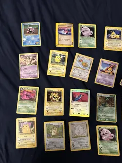 Lot Of 20 POKEMONTCG CARDS - Image 2