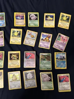 Lot Of 20 POKEMONTCG CARDS - Image 3