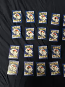 Lot Of 20 POKEMONTCG CARDS - Image 5
