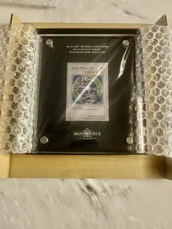 Yu-Gi-Oh! Masterpiece Series Platinum Dark Magician Silver EU Version - Image 2