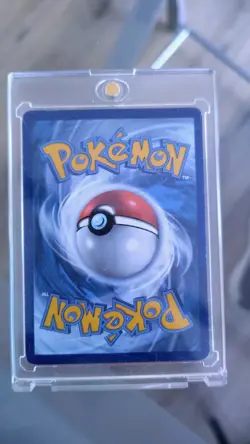Pokemon TCG Pokemon Pikachu V Pikachu Ultra Rare Holo 170/185 * - Image 3