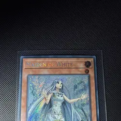 25LP-EN018 "Maiden of White" Secret Rare Emblazoned STAMPED Yu-Gi-Oh - Image 2