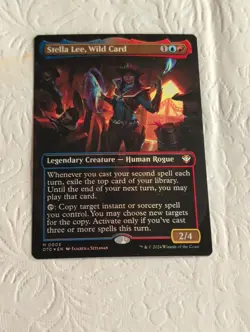 Stella Lee, Wild Card (Borderless) Commander: Outlaws of Thunder Junction Foil - Image 1