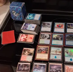 Wizards of the Coast Magic: The Gathering Mixed Card Lot Innistrad Deck Box Foil - Image 1