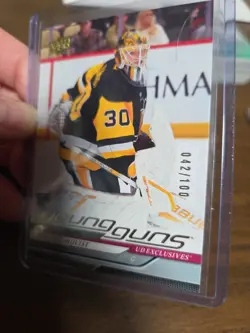 2024-25 Upper Deck Series 2 Young Guns Joel Blomqvist Ud Exclusive 42/100 Gold - Image 3