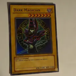 Konami Dark Magician SYE-001 - Yugi - 1st Ed Ultra Rare Holo 2500/2100 - Image 1