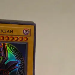 Konami Dark Magician SYE-001 - Yugi - 1st Ed Ultra Rare Holo 2500/2100 - Image 4
