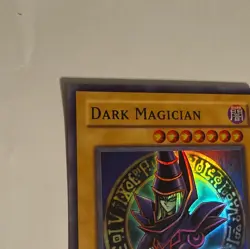 Konami Dark Magician SYE-001 - Yugi - 1st Ed Ultra Rare Holo 2500/2100 - Image 5