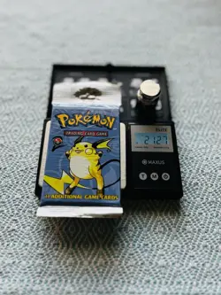21.27g HeavyU Wizards of the Coast Pokemon TCG Base Set 2 Pack 1999 Vintage - Image 1