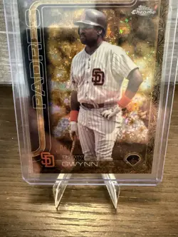Topps Gilded Gold Mini-Diamond Refractor Tony Gwynn #126 /50 2025 - Image 1