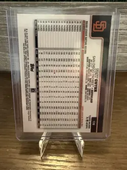 Topps Gilded Gold Mini-Diamond Refractor Tony Gwynn #126 /50 2025 - Image 2