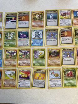 Pokemon WOTC 44 Card Italian Lot w/ Four rares! Base Set, Jungle, Fossil NM/LP - Image 4