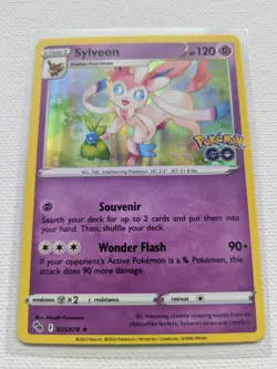 Sylveon Reverse Holofoil 035/078 Pokemon GO NM - Image 1