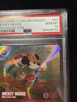 2024 DISNEY LORCANA D23 COLLECTION #01 MICKEY MOUSE - BRAVE LITTLE TAILOR PSA 10 - Image 4