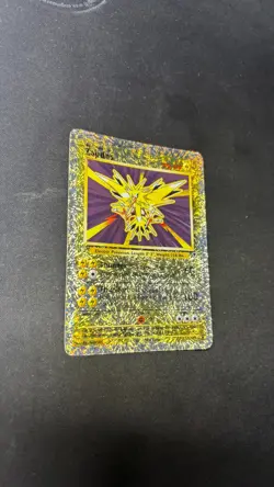 Zapdos reverse holo 19/110 Legendary collection - Image 1