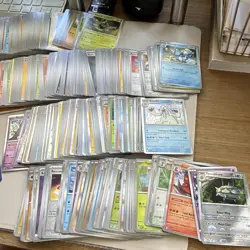 Pokemon TCG- 500+ Card Mixed Lot in ETB Box Storage, 100+ holo reverse holo - Image 2