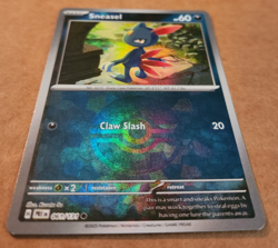 Pokemon- Sneasel 061/131- Prismatic Evolutions- Pokeball Pattern Holo Card - Image 2