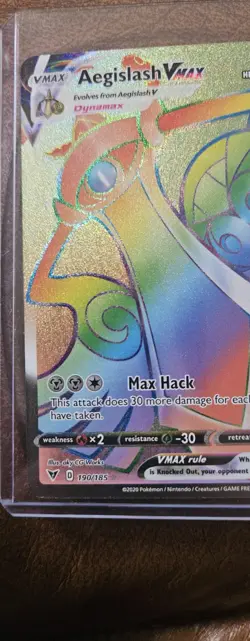 Pokemon TCG Aegislash VMAX Rainbow Secret Rare Card 190/185 Vivid Voltage - Image 2
