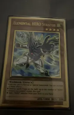 Elemental HERO Stratos MAGO-EN004 Maximum Gold 1st Edition - Image 1