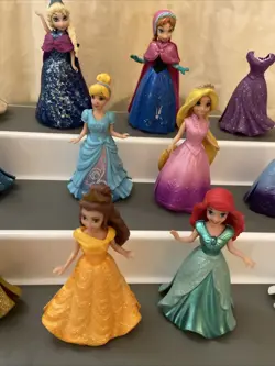 DISNEY Princess Magic Clip On Dress Figures Rapunzel Ariel Anna Elsa snap LOT - Image 3