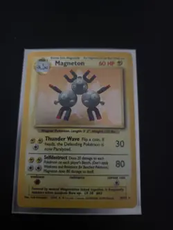 Magneton 9/102 Base Set Pokemon Card TCG Vintage WOTC Rare Holo 1999 MP - Image 1