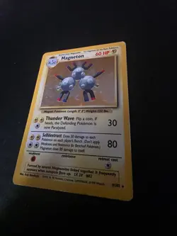 Magneton 9/102 Base Set Pokemon Card TCG Vintage WOTC Rare Holo 1999 MP - Image 2