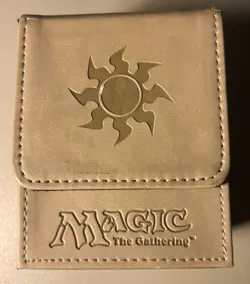 Magic The Gathering White Mana Pro Magnetic Deck Box VG - Image 1