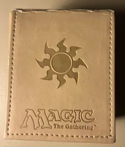 Magic The Gathering White Mana Pro Magnetic Deck Box VG - Image 4