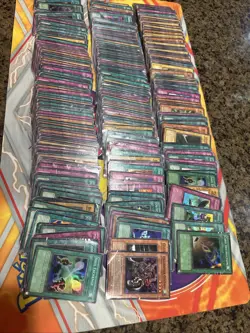 Yu-Gi-Oh! Vintage 1996 Lot of 200+ MP/HP/DM Common/UN/RARE Holos - Image 1