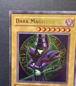 Yu-Gi-Oh! Dark Magician LOB-005 Ultra Rare Holo Unlimited Vintage Card - Image 5