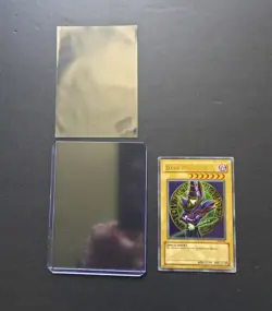 Yu-Gi-Oh! Dark Magician LOB-005 Ultra Rare Holo Unlimited Vintage Card - Image 2