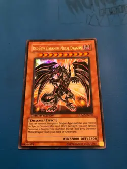 YUGIOH Ultra Rare Red-Eyes Darkness Metal Dragon JUMP-EN030 PLAYED - Image 1