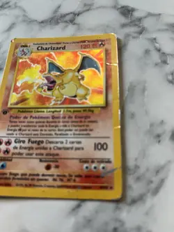Charizard 1st Edition Base Set Holo Spanish 4/102 Pokemon (Heavily played) - Image 4