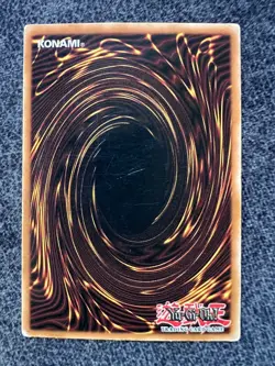 Yugioh Dark Magician SDY-006 Ultra Rare Unlimited Edition Lightly Played - Image 2